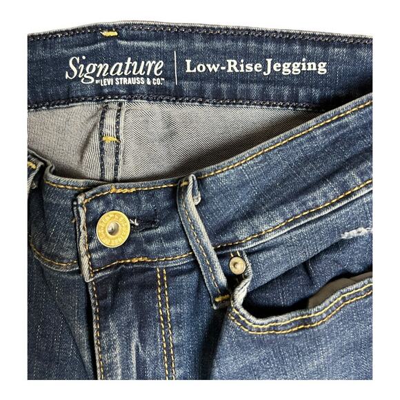 Levi's Signature Jeans Low Rise Jegging 6 Medium 28x32 Casual Cute Comfy - Picture 3 of 6